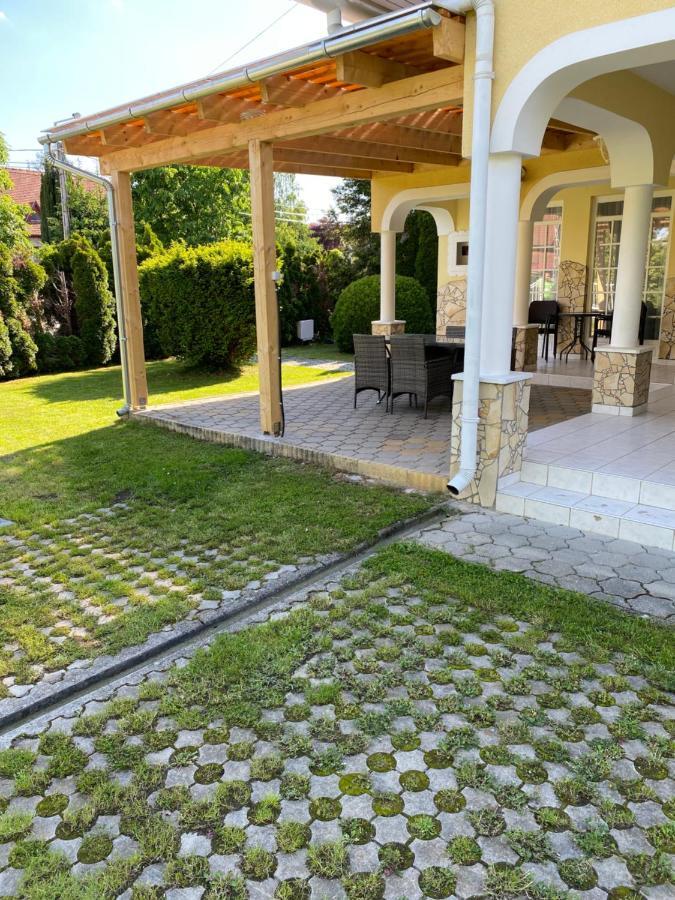Pacsirta Apartman Ленти Екстериор снимка