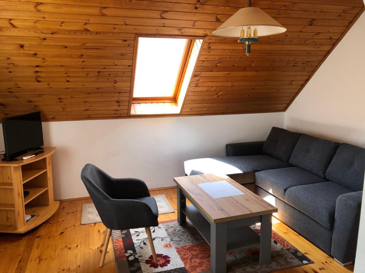 Pacsirta Apartman Ленти Екстериор снимка
