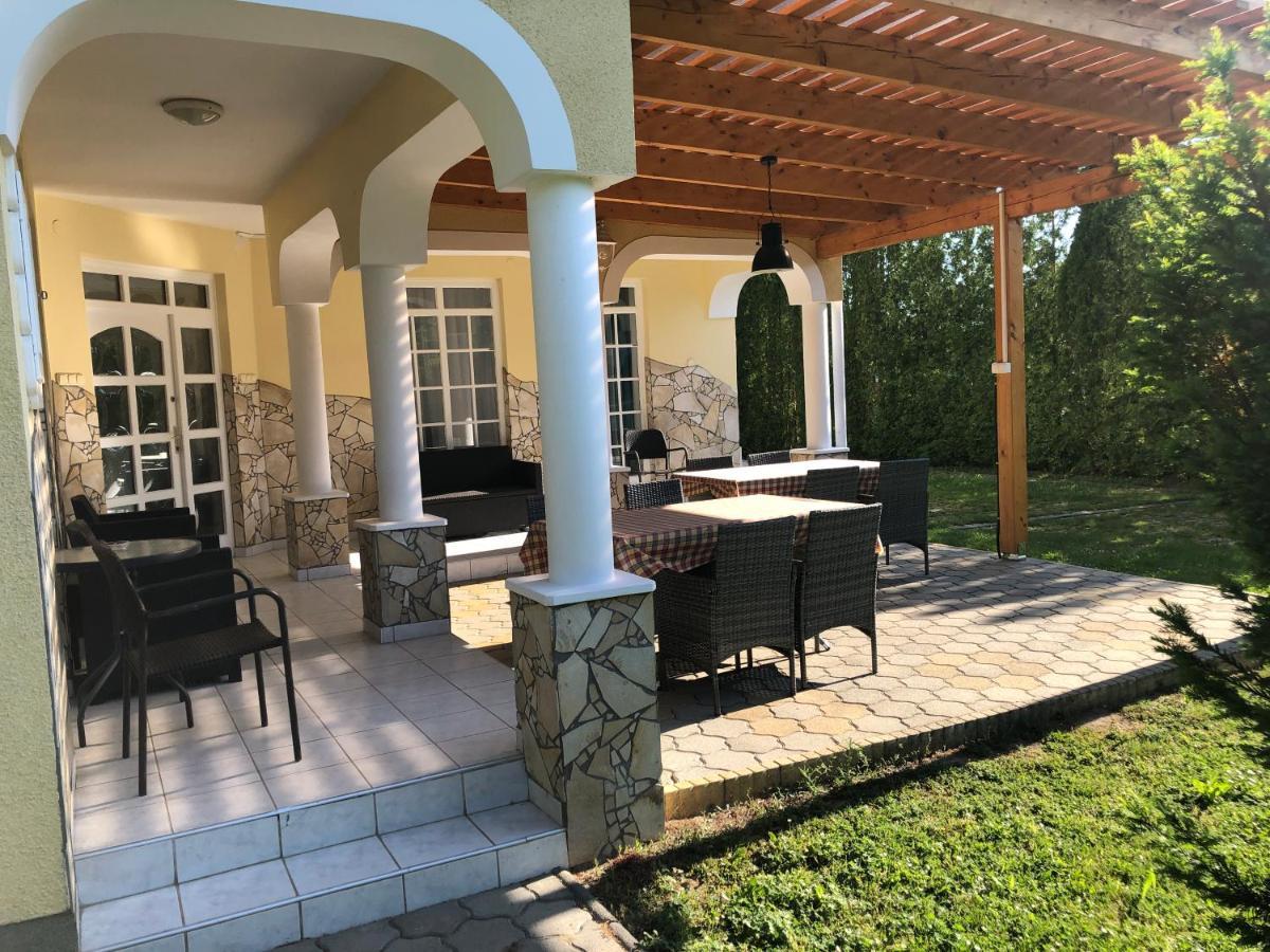 Pacsirta Apartman Ленти Екстериор снимка