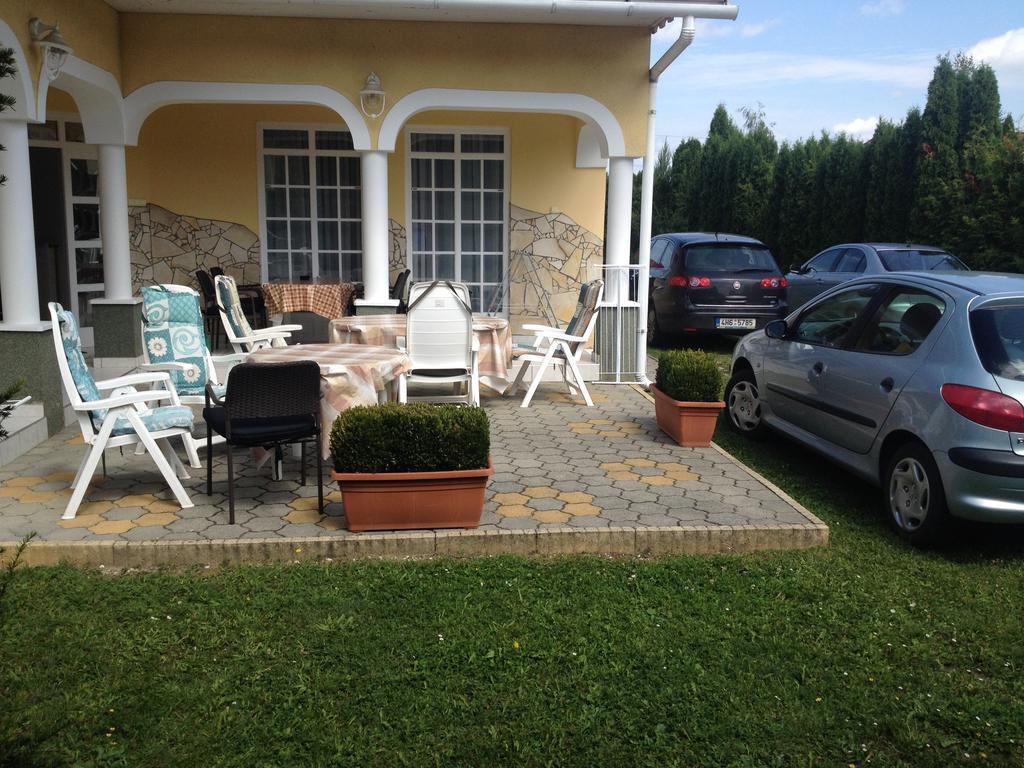 Pacsirta Apartman Ленти Екстериор снимка