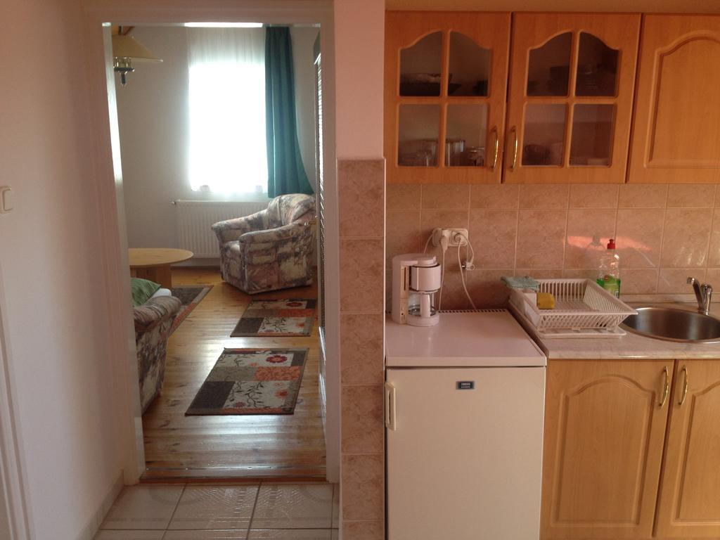 Pacsirta Apartman Ленти Екстериор снимка