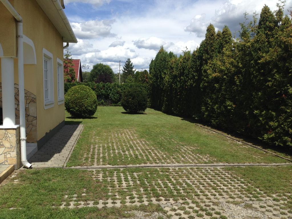 Pacsirta Apartman Ленти Екстериор снимка