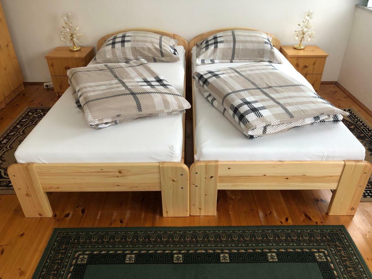Pacsirta Apartman Ленти Екстериор снимка